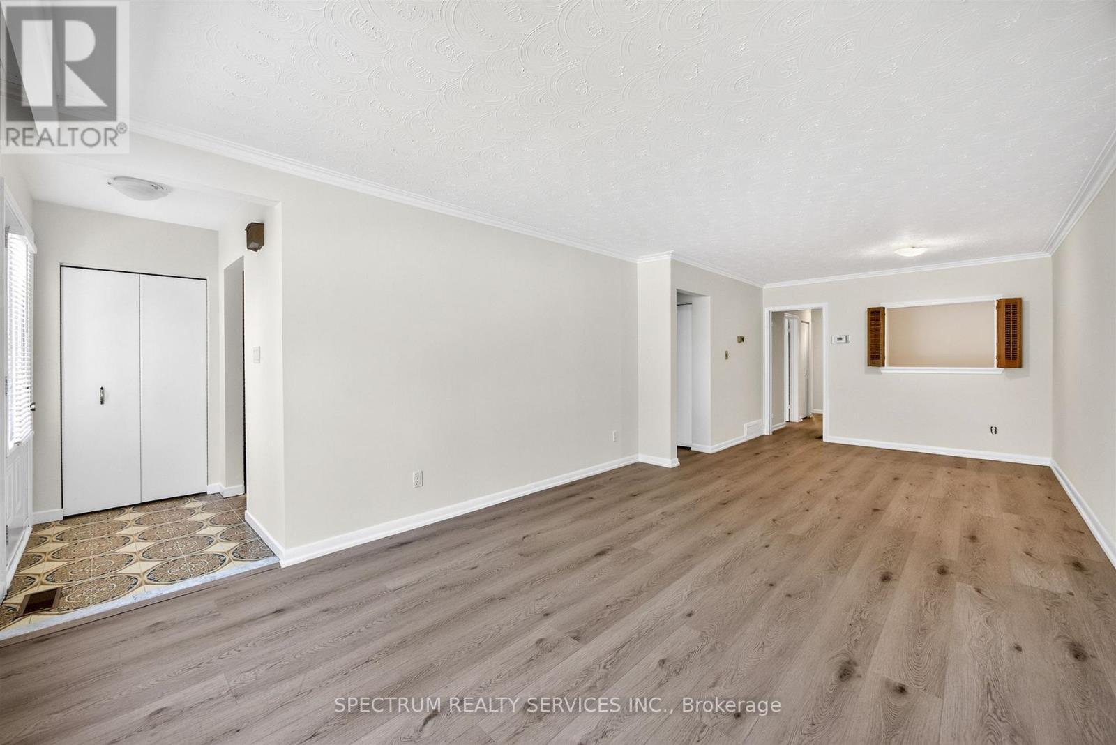 37 NEWLIN CRESCENT - 15