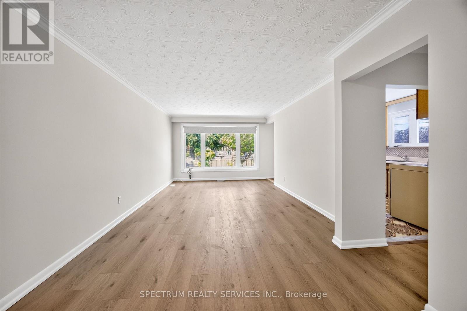 37 NEWLIN CRESCENT - 17