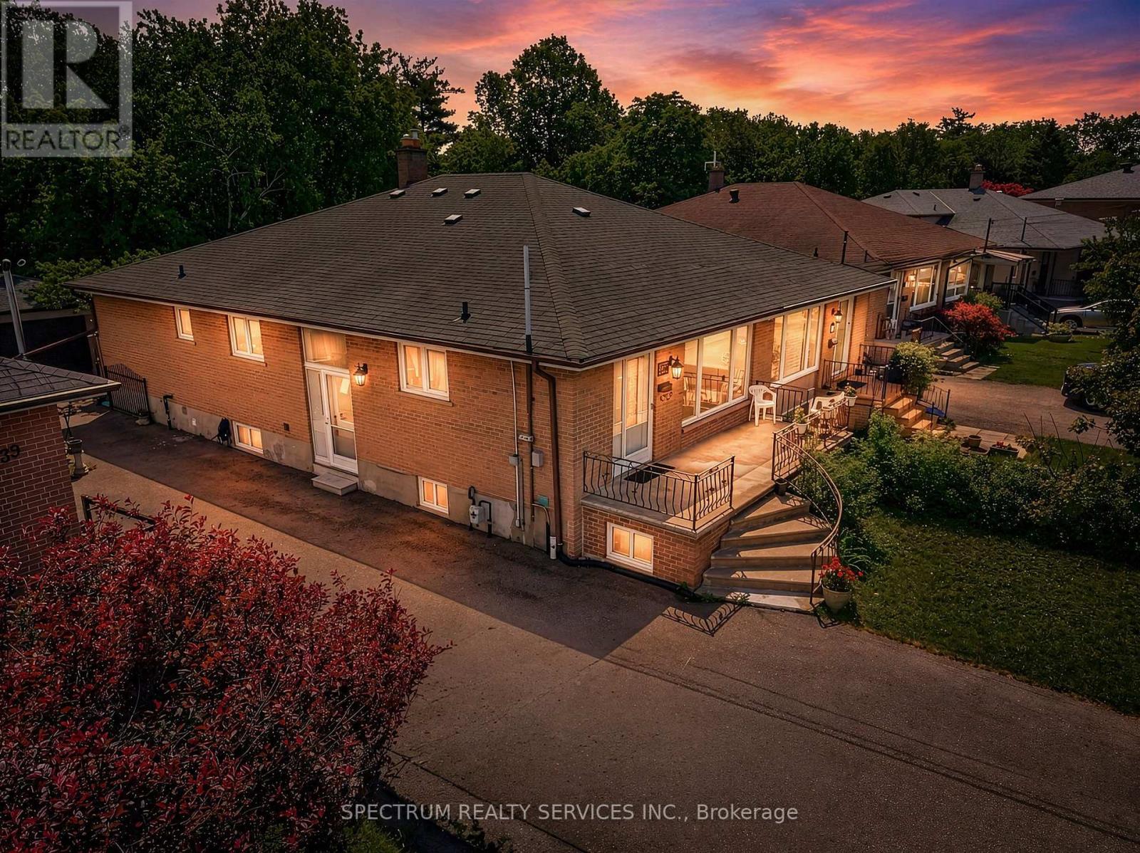 37 NEWLIN CRESCENT - 2