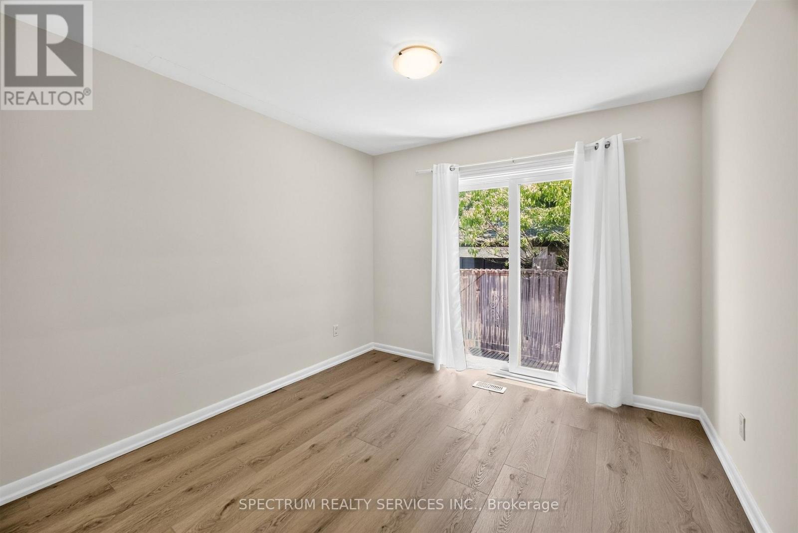 37 NEWLIN CRESCENT - 25