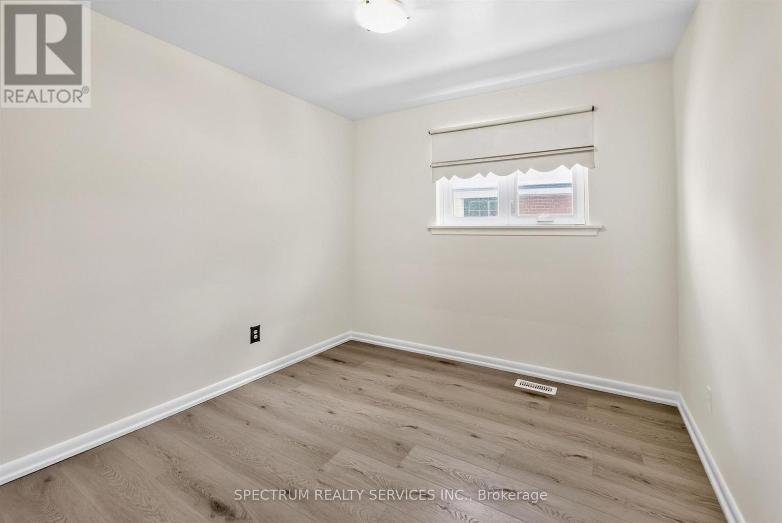 37 NEWLIN CRESCENT - 29
