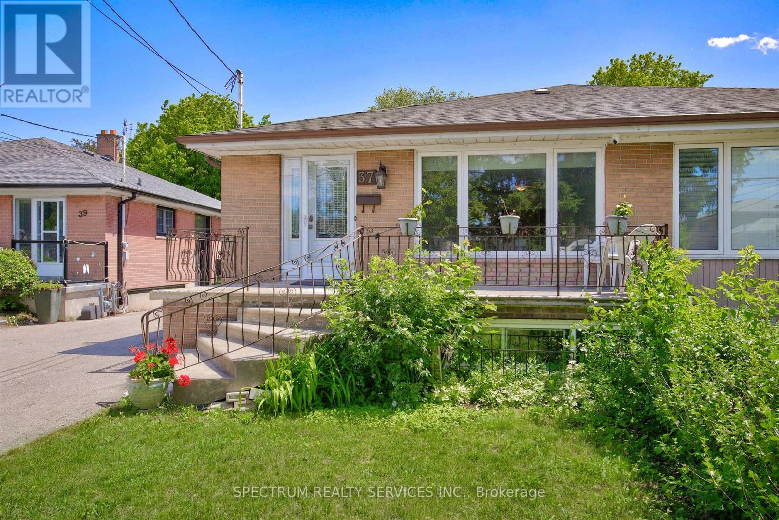 37 NEWLIN CRESCENT - 3