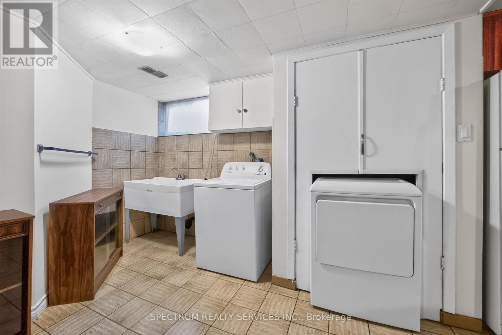 37 NEWLIN CRESCENT - 43