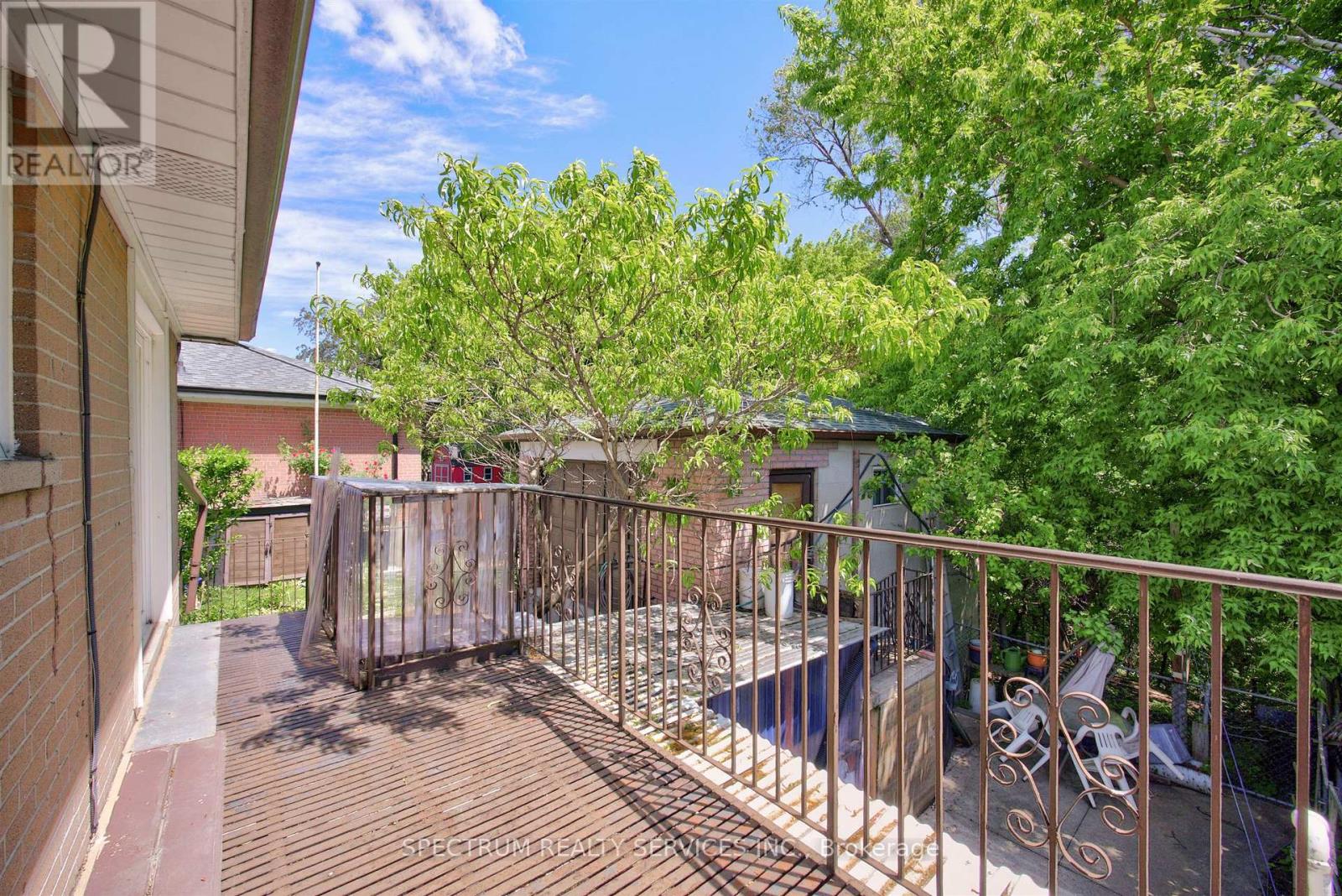 37 NEWLIN CRESCENT - 45