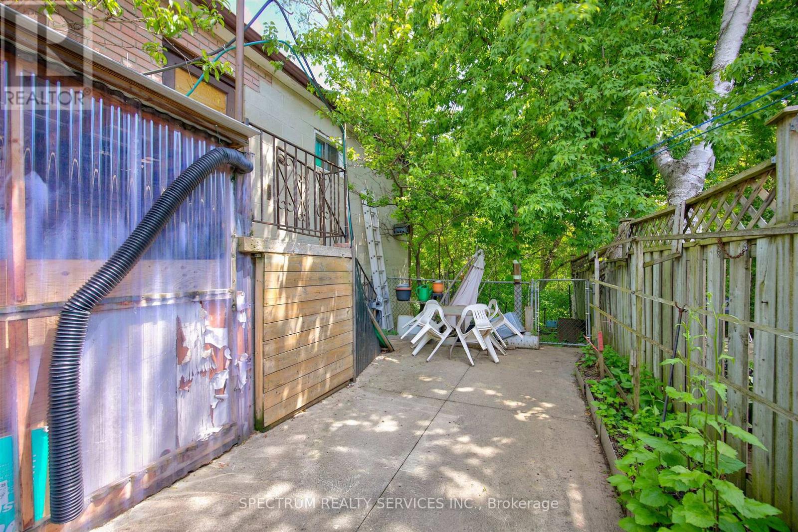 37 NEWLIN CRESCENT - 47