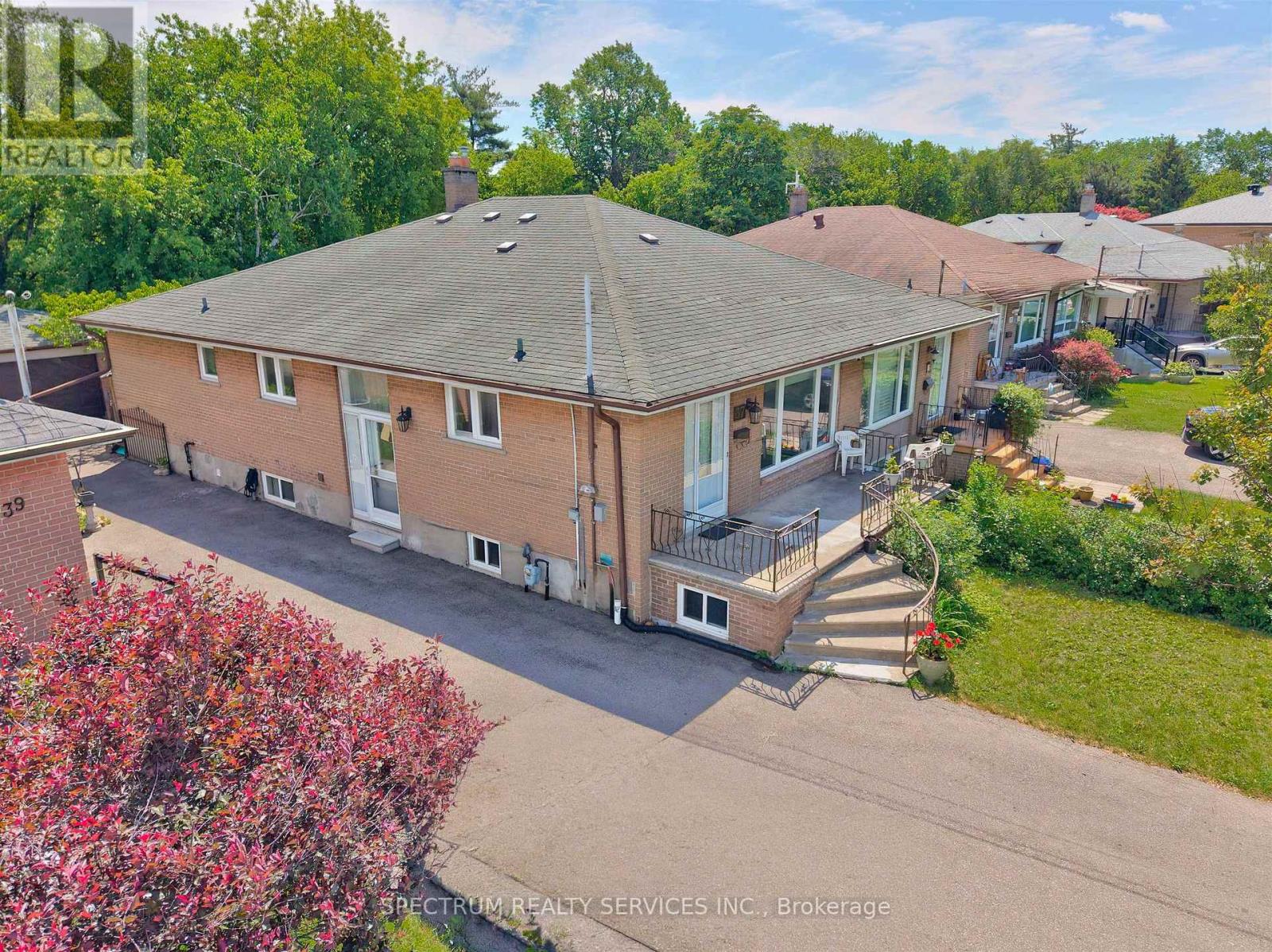 37 NEWLIN CRESCENT - 6