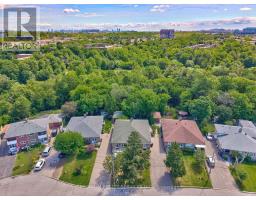 Office - 37 Newlin Crescent, Toronto, ON M3L1X5 Photo 8