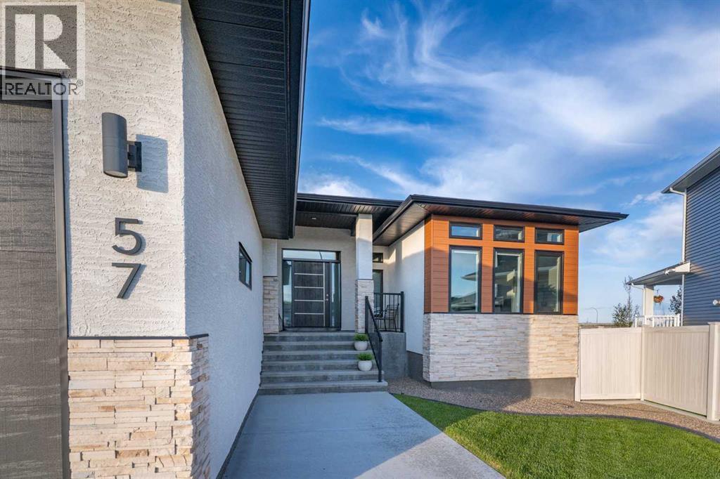 57 Hamptons Gate SE - 3