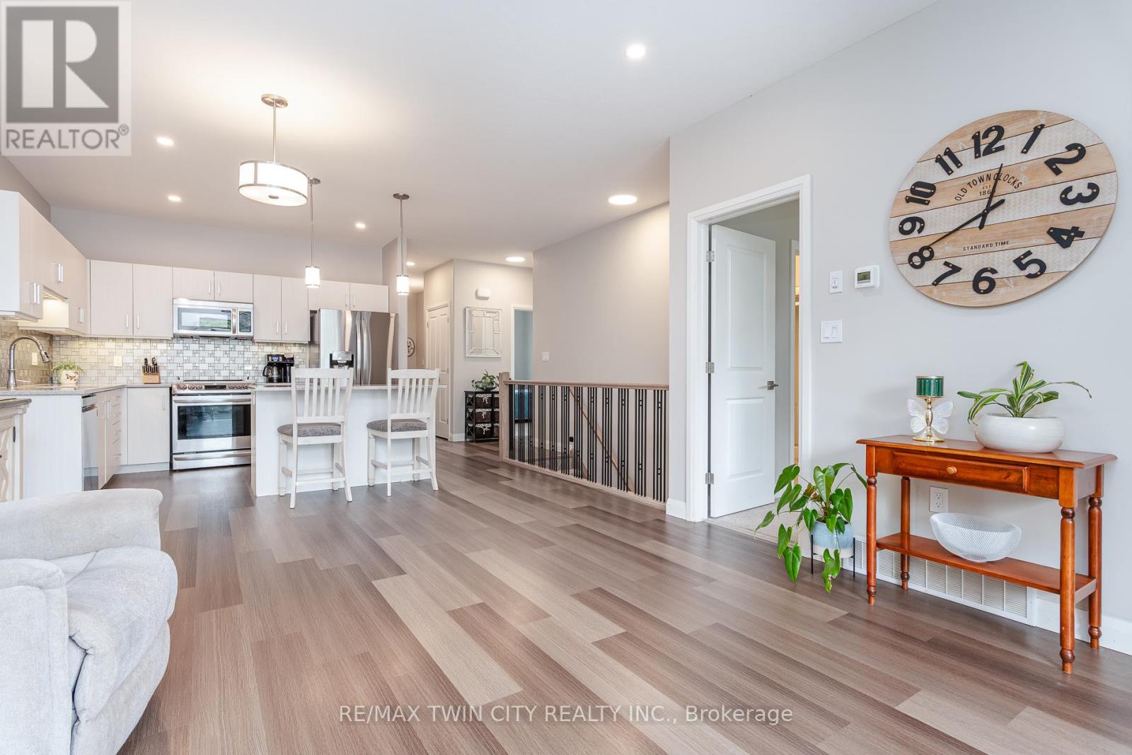 82 ROWE AVENUE - 19