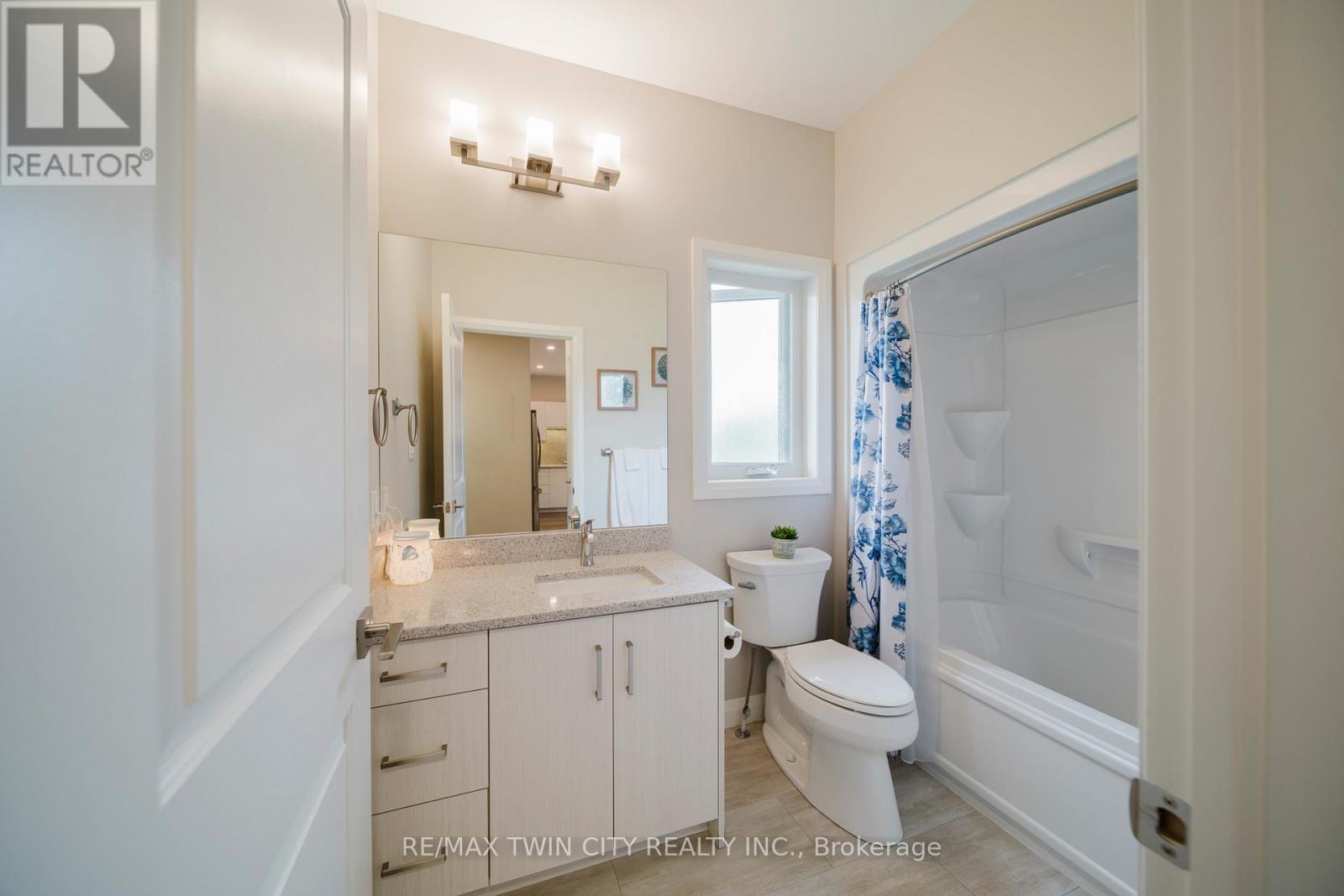 82 ROWE AVENUE - 22