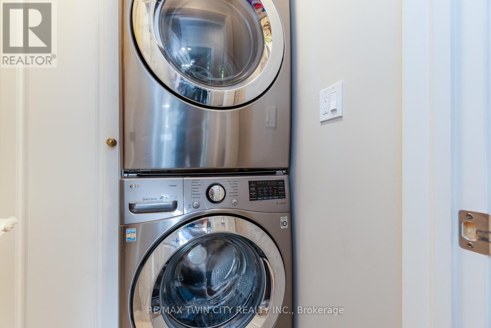 82 ROWE AVENUE - 23