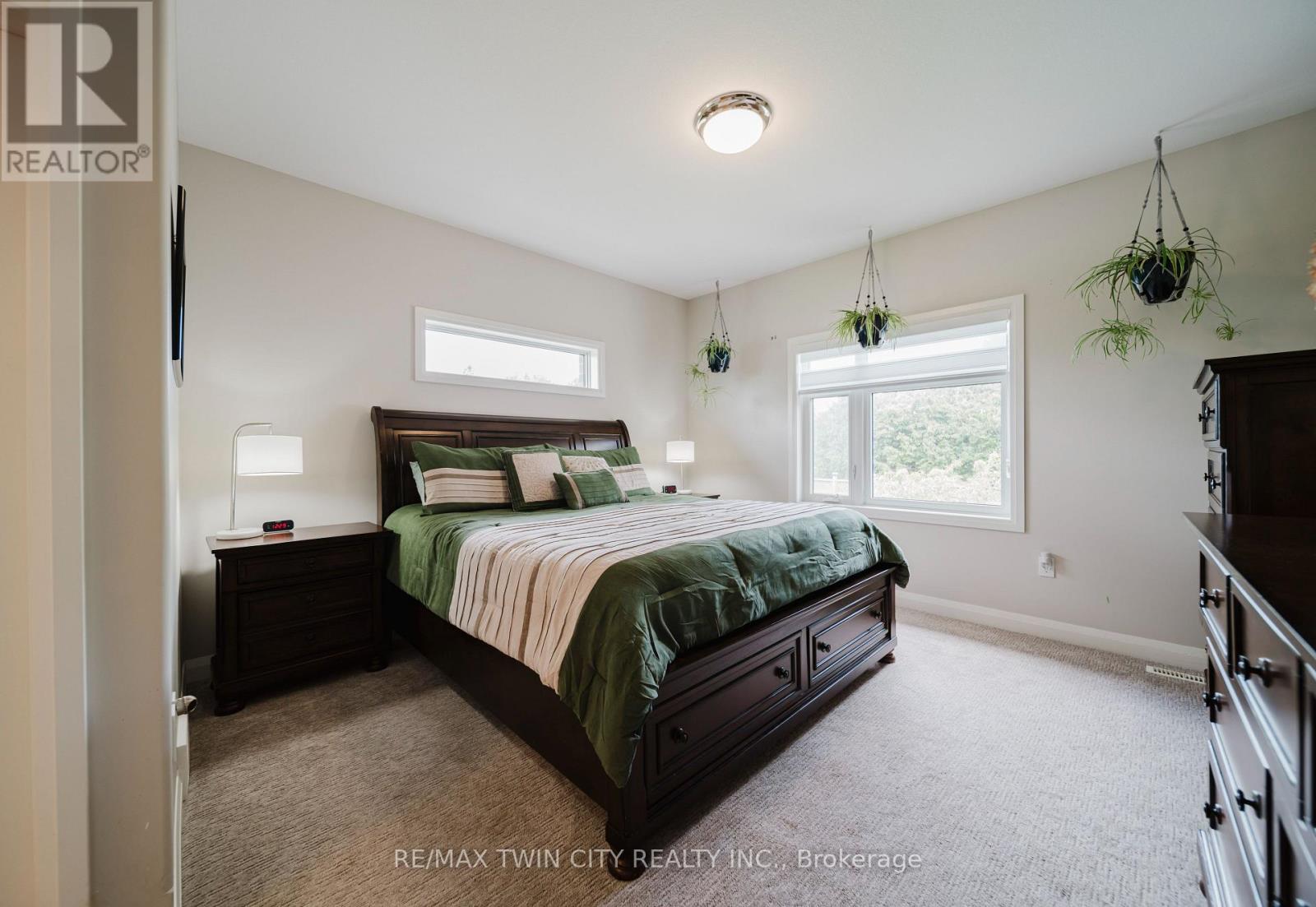 82 ROWE AVENUE - 24