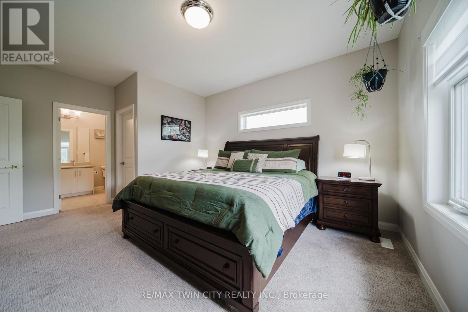 82 ROWE AVENUE - 25