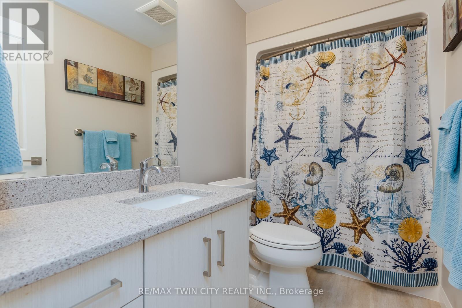 82 ROWE AVENUE - 35