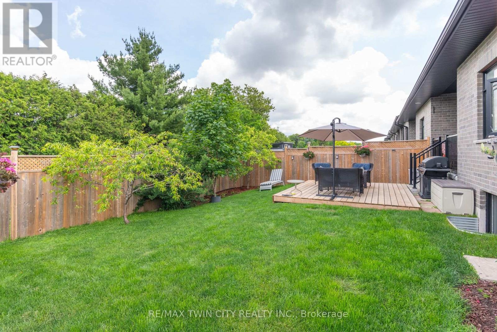 82 ROWE AVENUE - 37