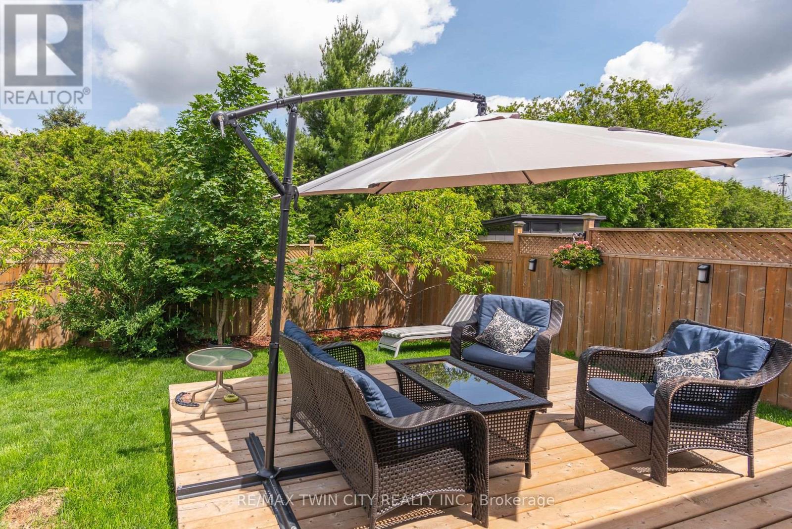 82 ROWE AVENUE - 39