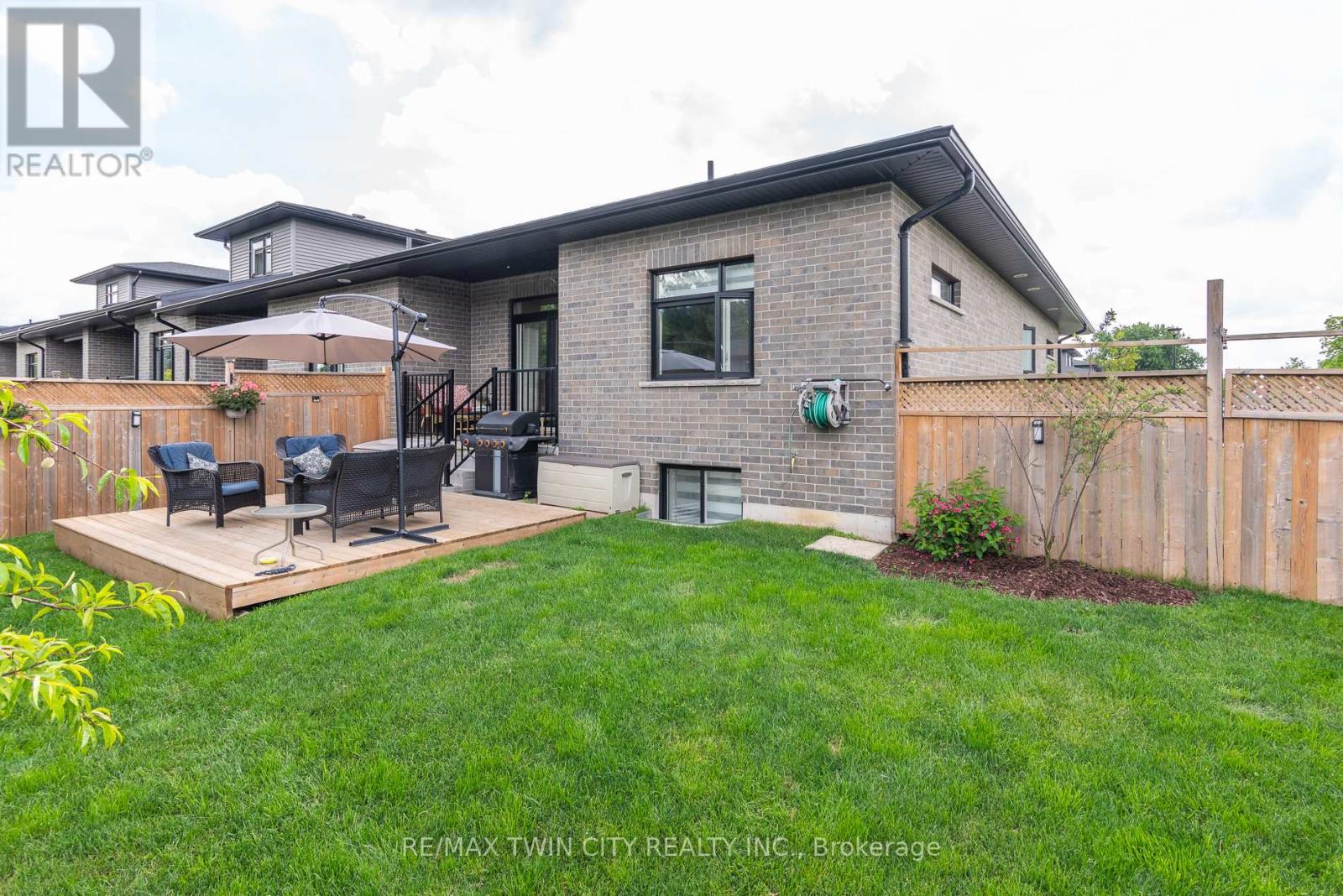 82 ROWE AVENUE - 42