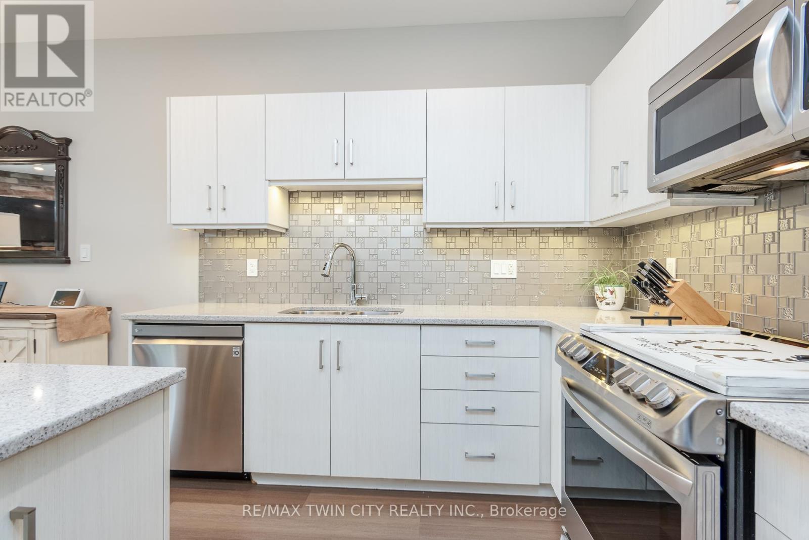 82 ROWE AVENUE - 9
