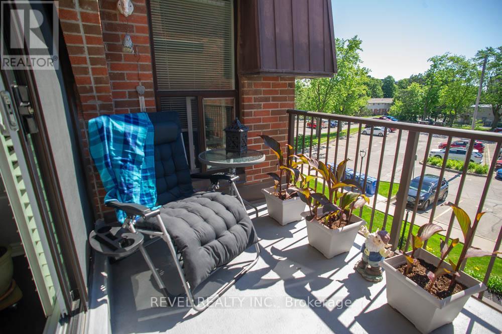 #328 36 HAYHURST ROAD - 16