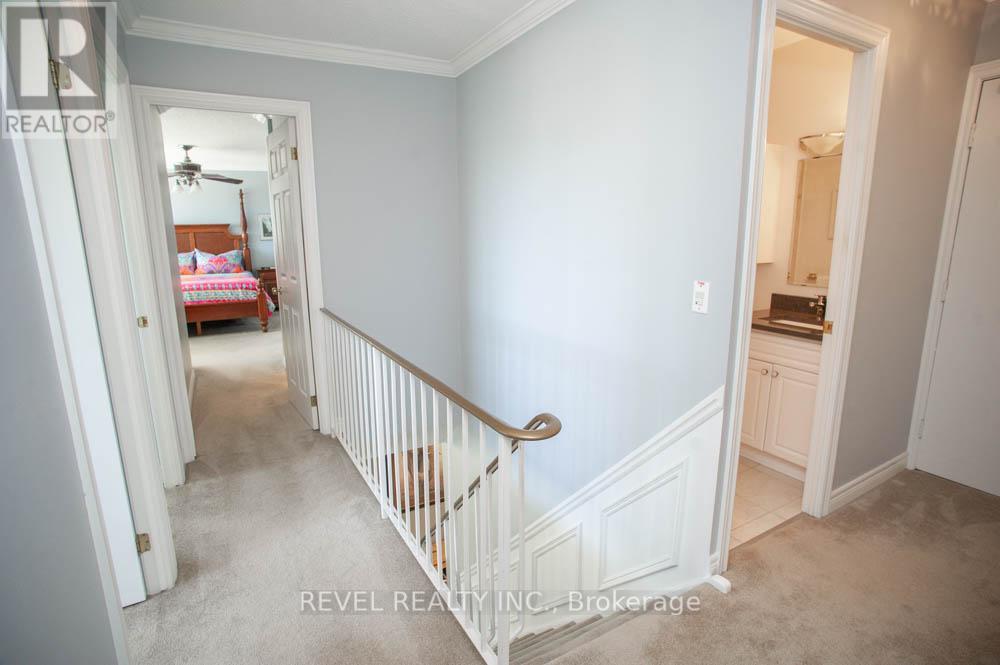 #328 36 HAYHURST ROAD - 18