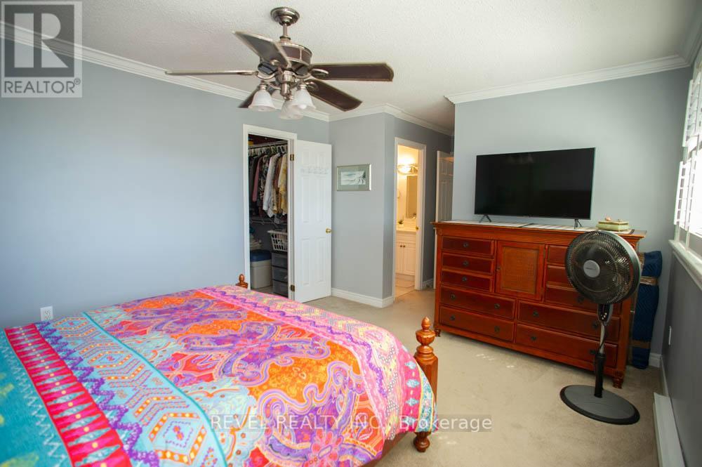 #328 36 HAYHURST ROAD - 20