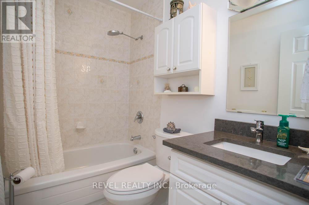 #328 36 HAYHURST ROAD - 27