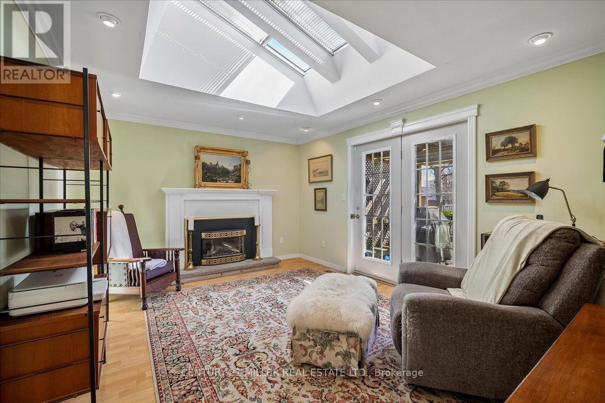 5 CORTINA CRESCENT - 10