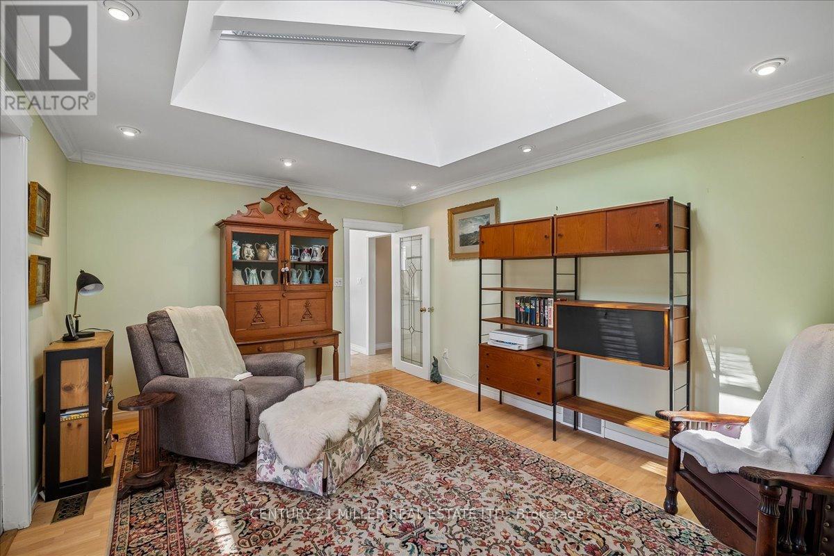 5 CORTINA CRESCENT - 11