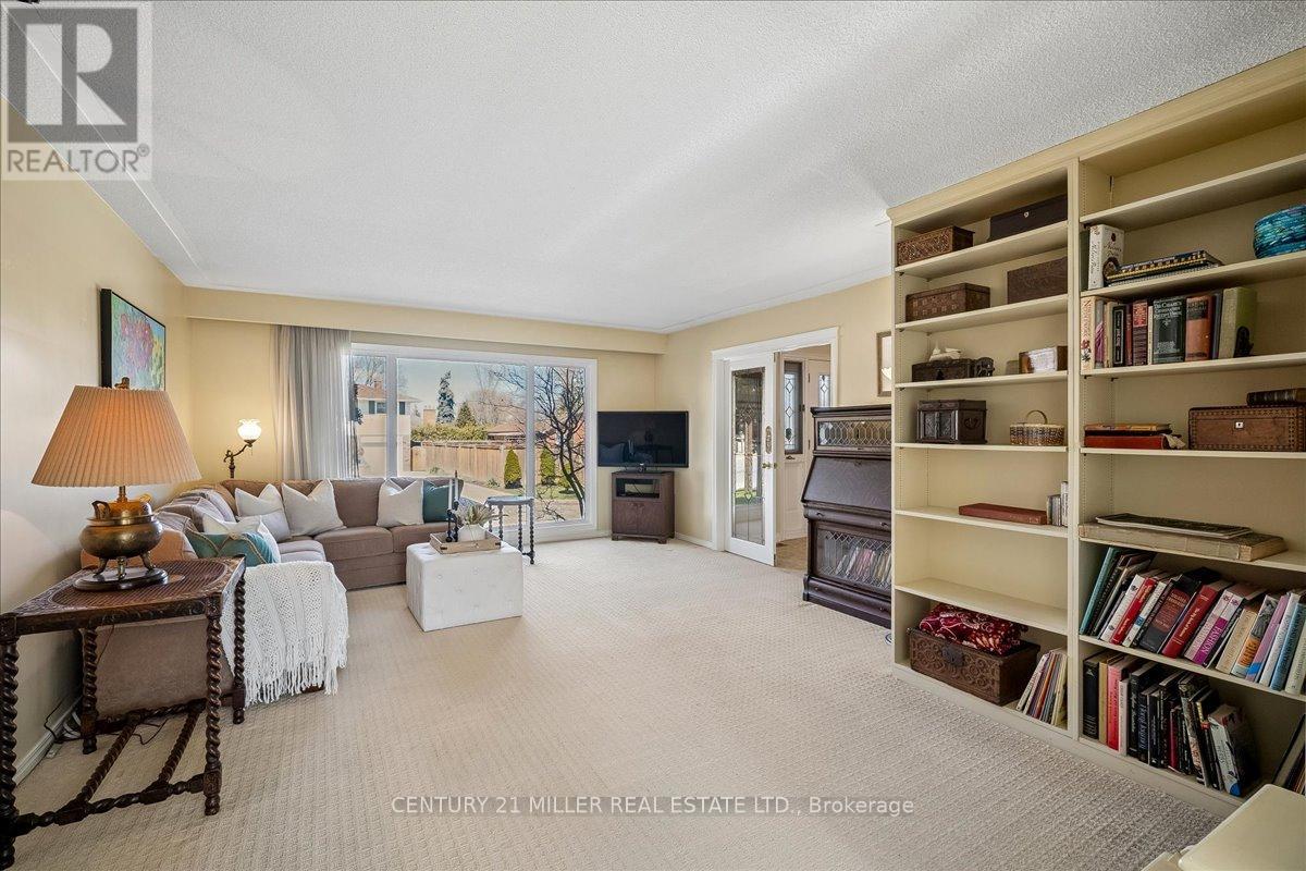 5 CORTINA CRESCENT - 5