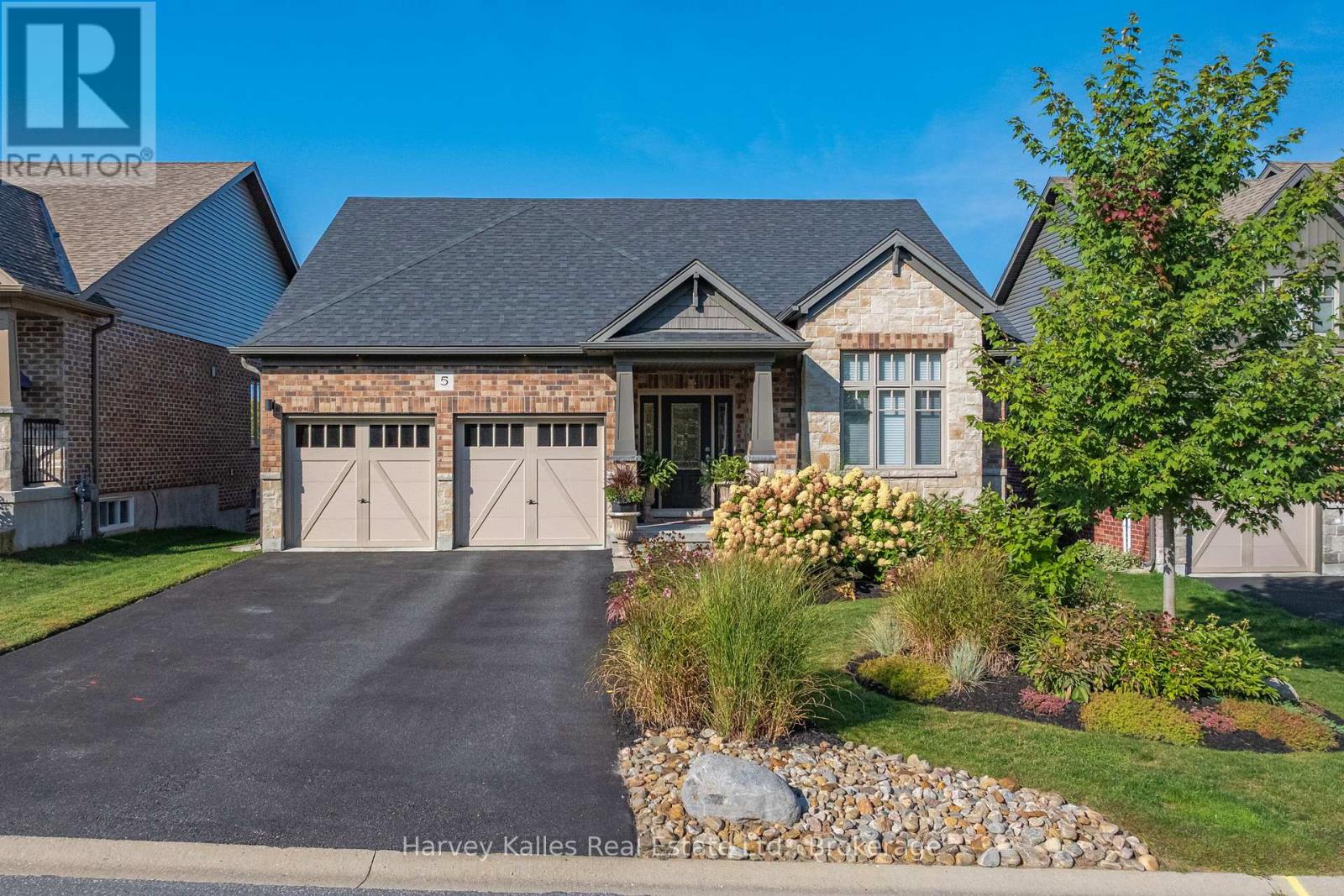 5 BRAESIDE CRESCENT - 1
