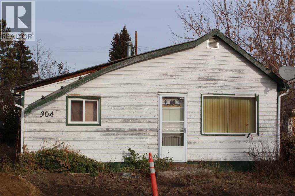 304 8 Avenue SE - 1