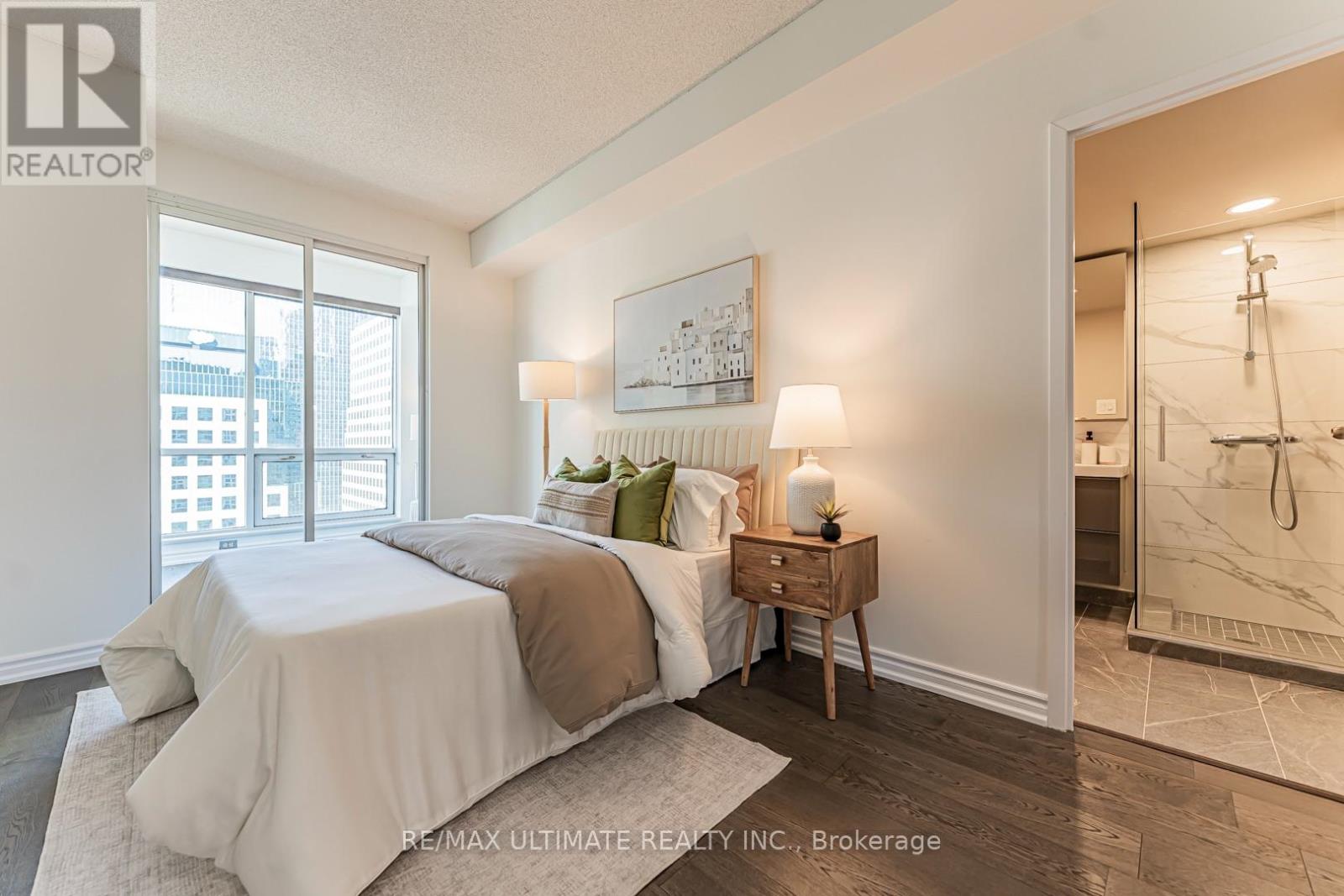 #2206 10 QUEENS QUAY W - 38