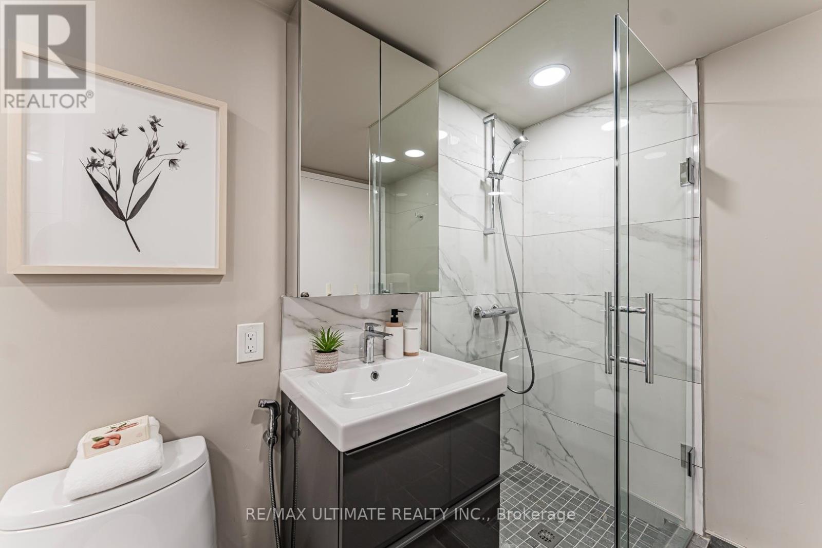 #2206 10 QUEENS QUAY W - 41
