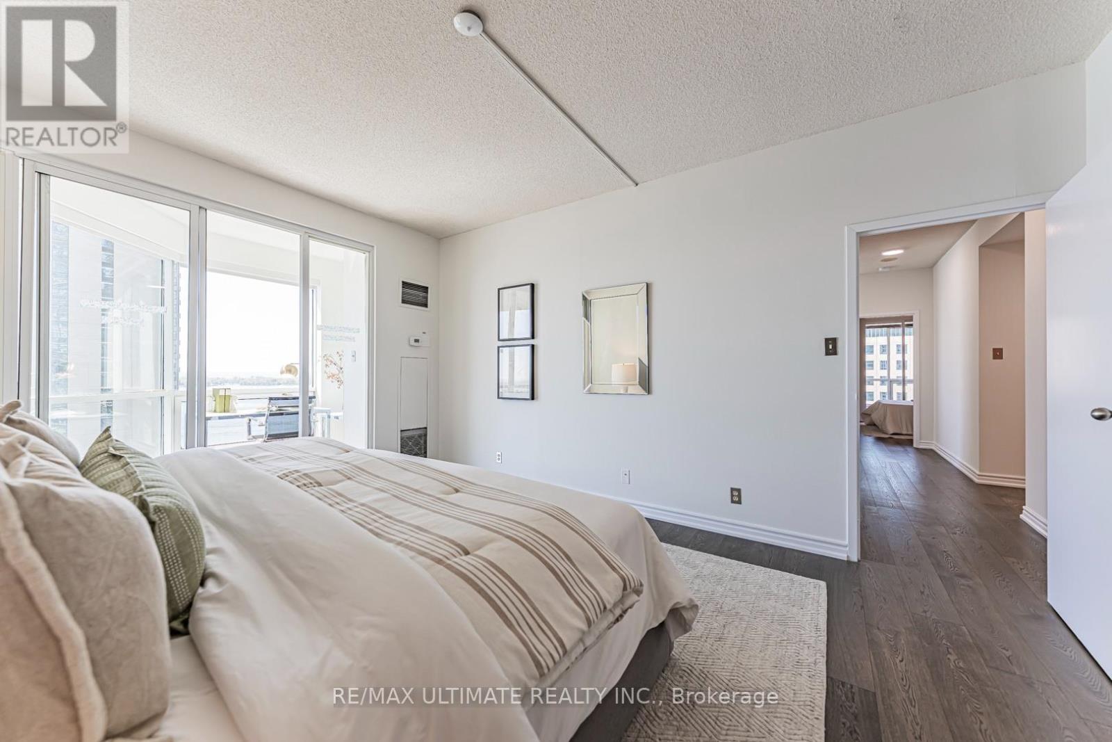#2206 10 QUEENS QUAY W - 24