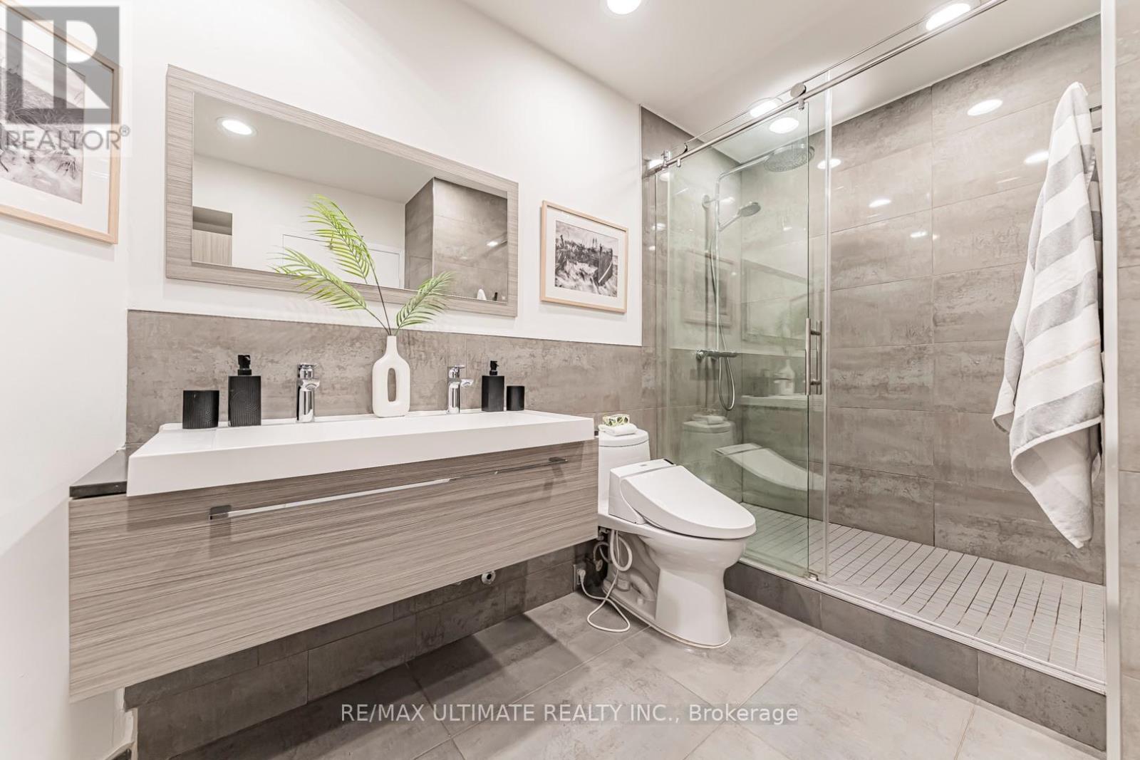 #2206 10 QUEENS QUAY W - 26