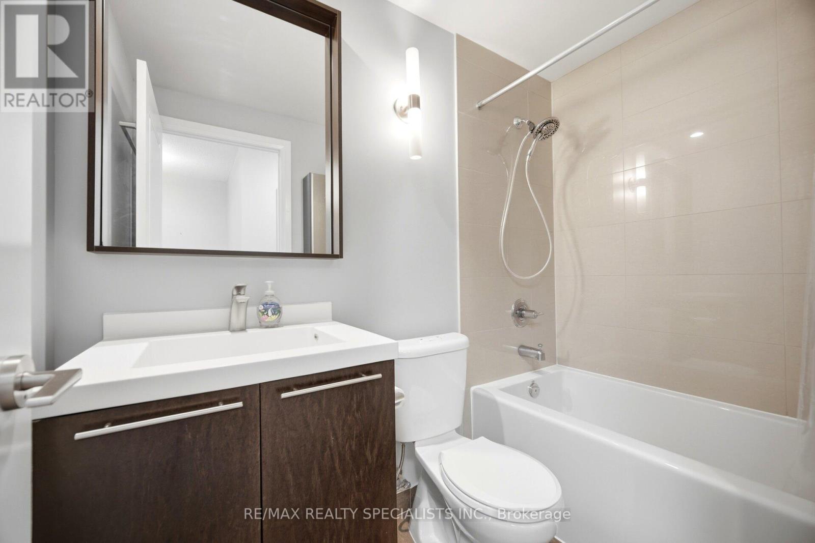 #714 100 HARRISON GARDEN BOULEVARD - 33