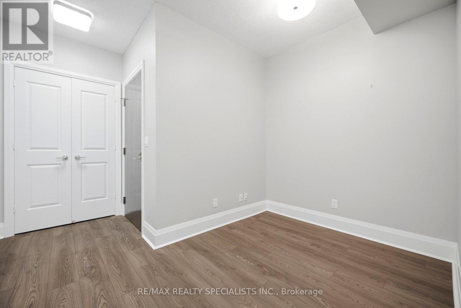 #714 100 HARRISON GARDEN BOULEVARD - 29