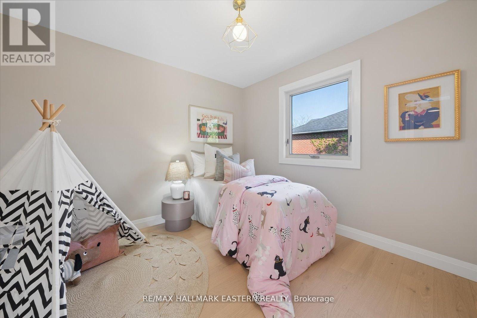 1565 FAIR AVENUE - 23