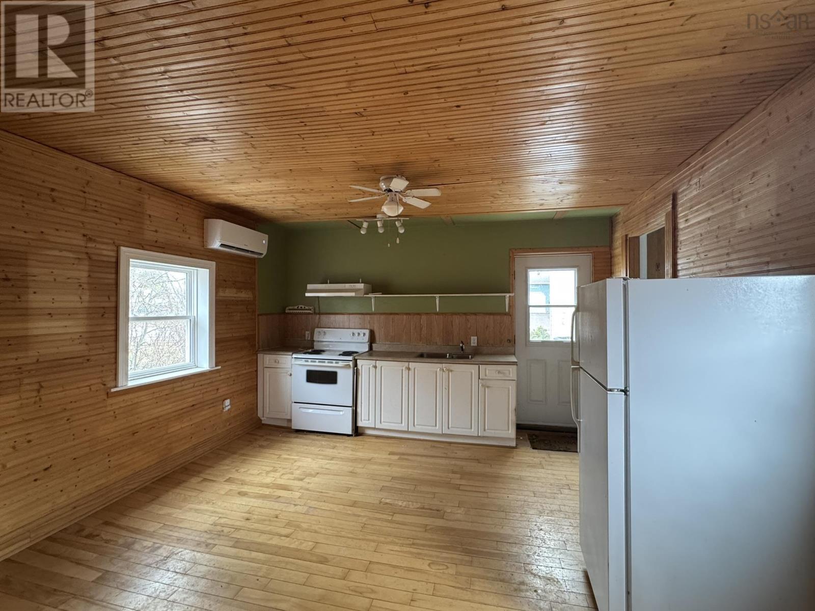 61 Lawrencetown Lane - 19