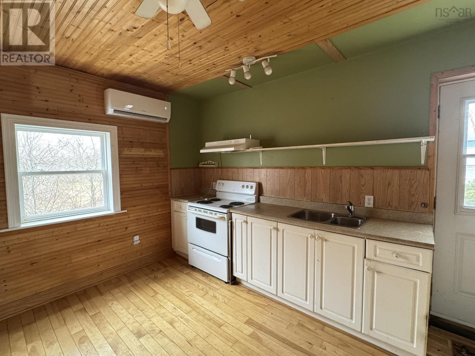 61 Lawrencetown Lane - 20