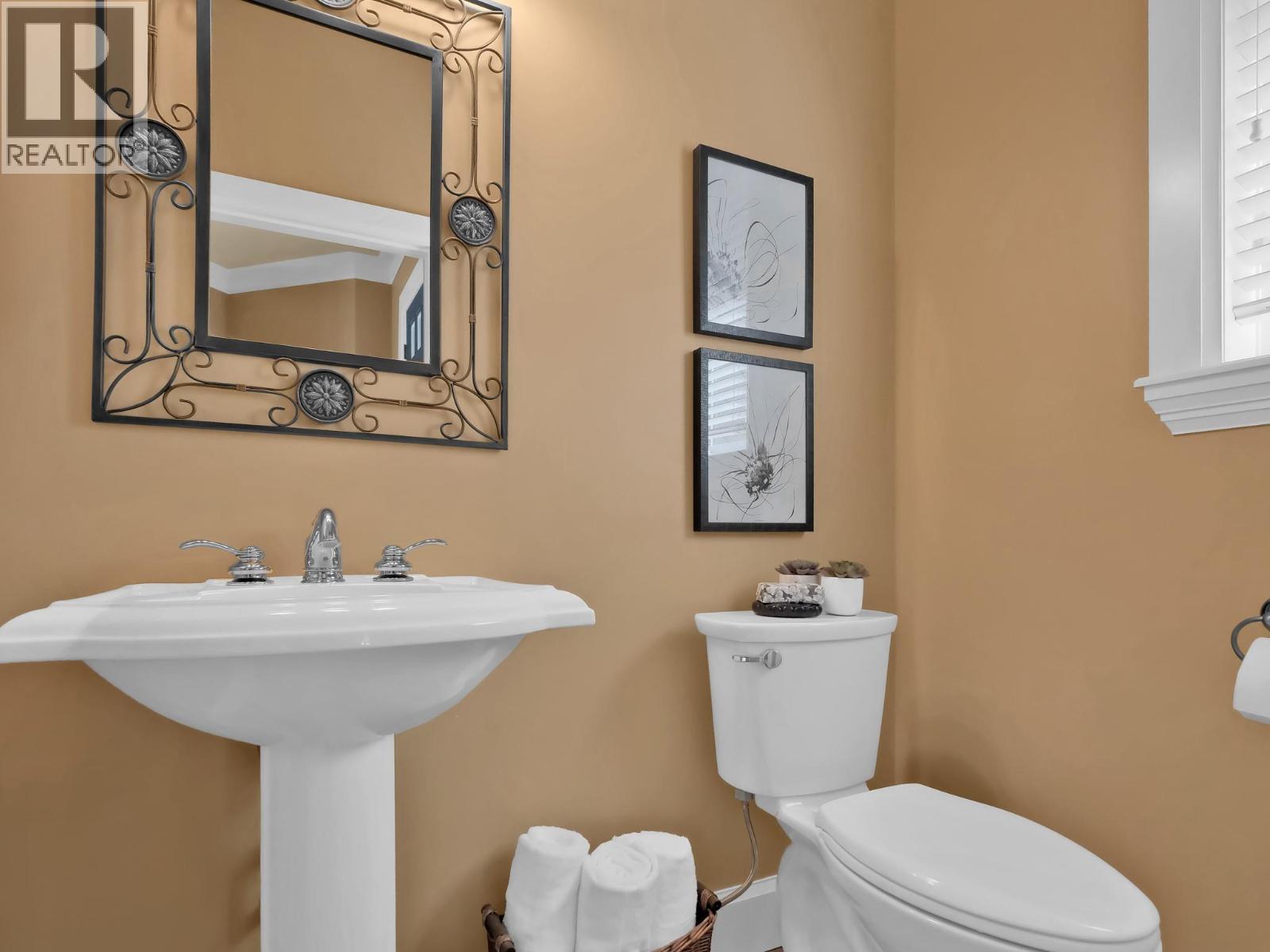 156 VANCOUVER Place - 16