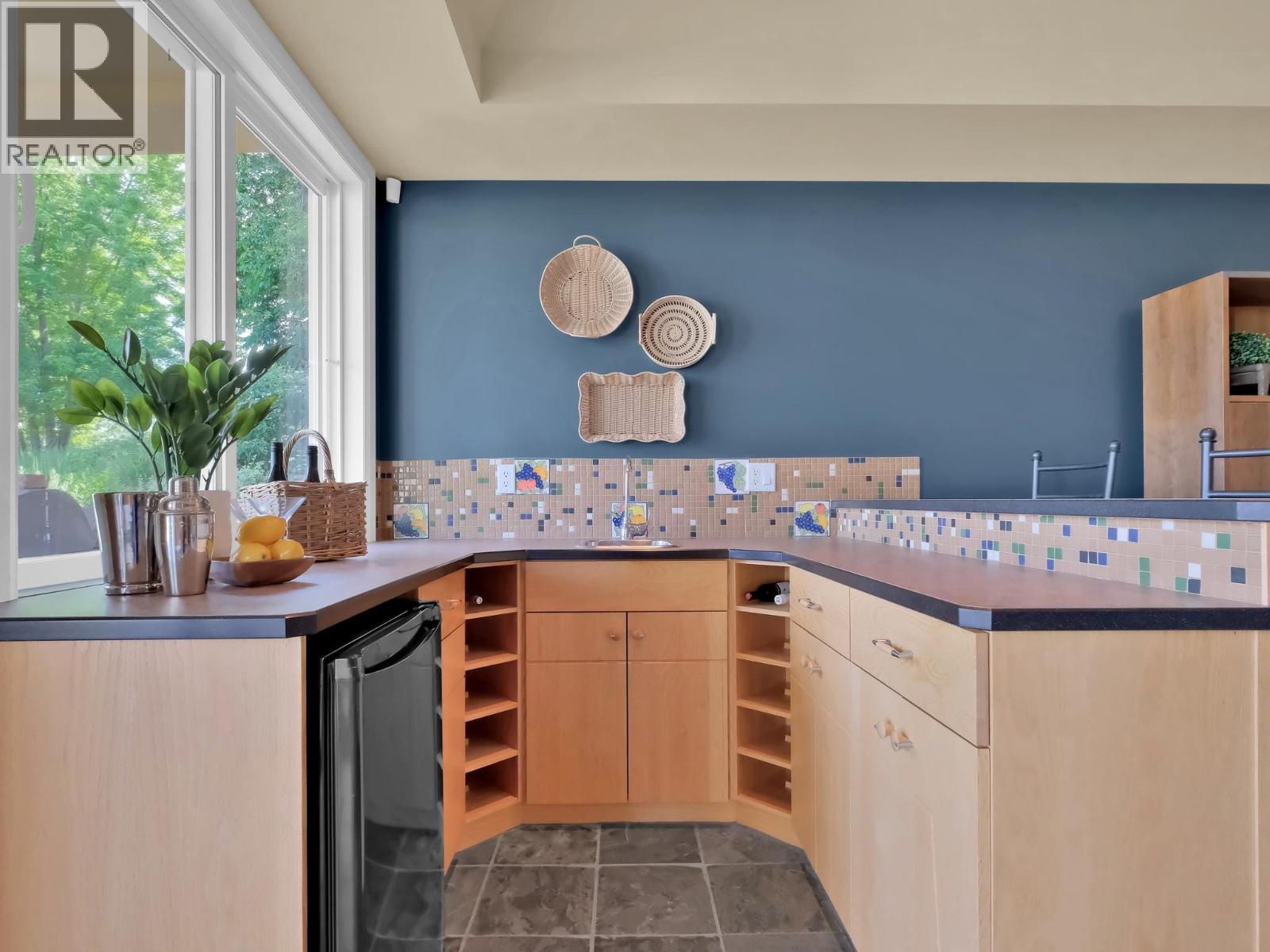 156 VANCOUVER Place - 32