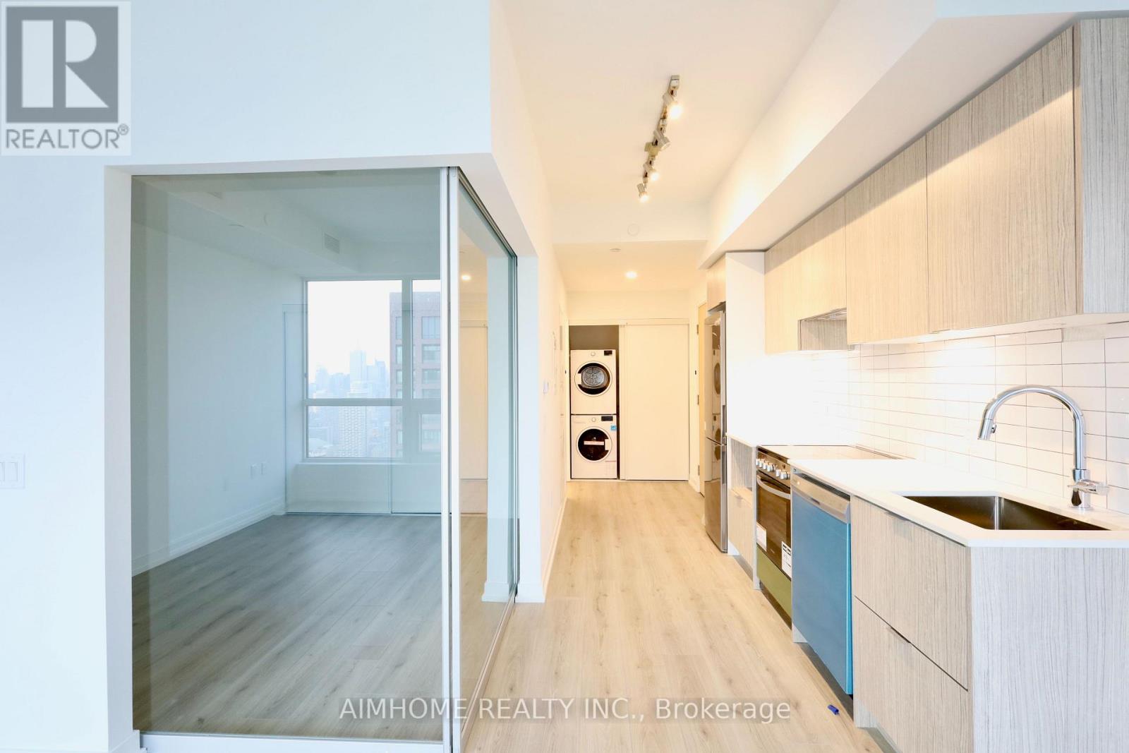 #5011 395 BLOOR STREET E - 3
