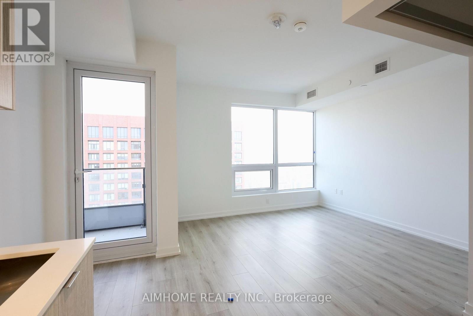 #5011 395 BLOOR STREET E - 7