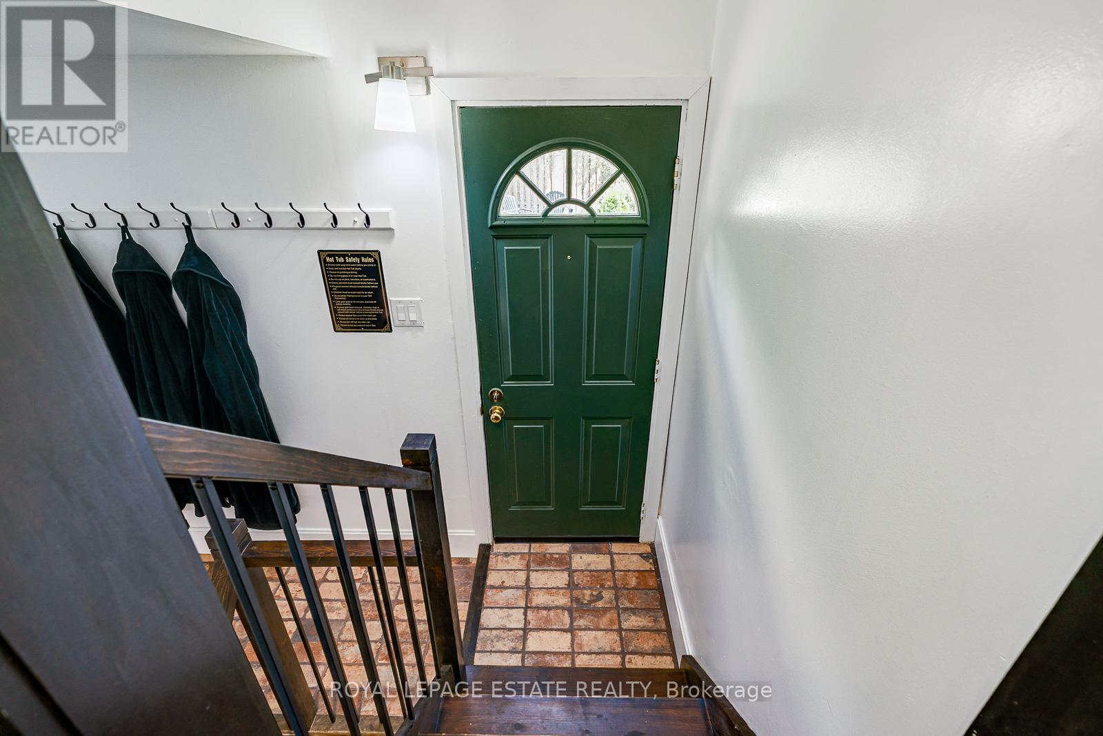 215 PICKERING STREET - 22