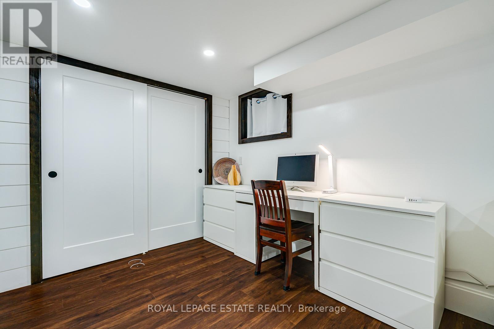 215 PICKERING STREET - 27