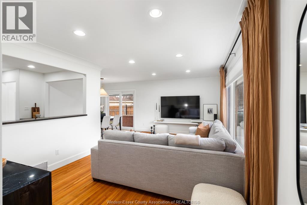 735 Lounsborough - 11