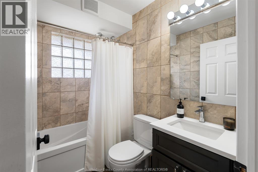 735 Lounsborough - 28
