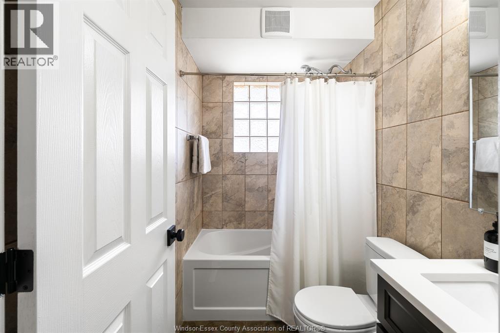 735 Lounsborough - 29