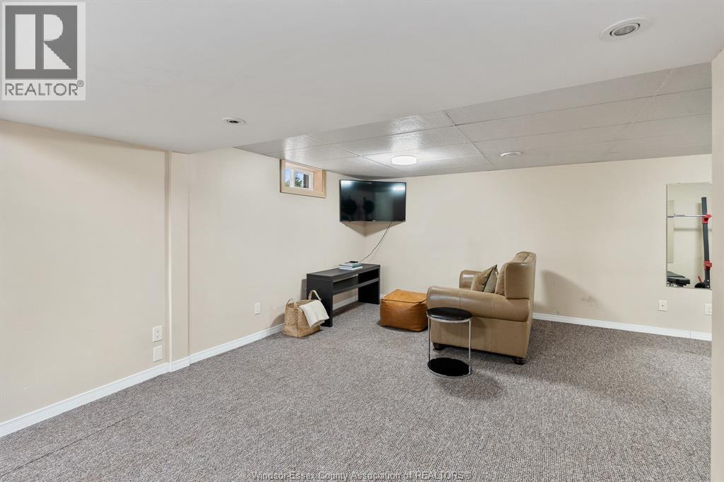 735 Lounsborough - 31